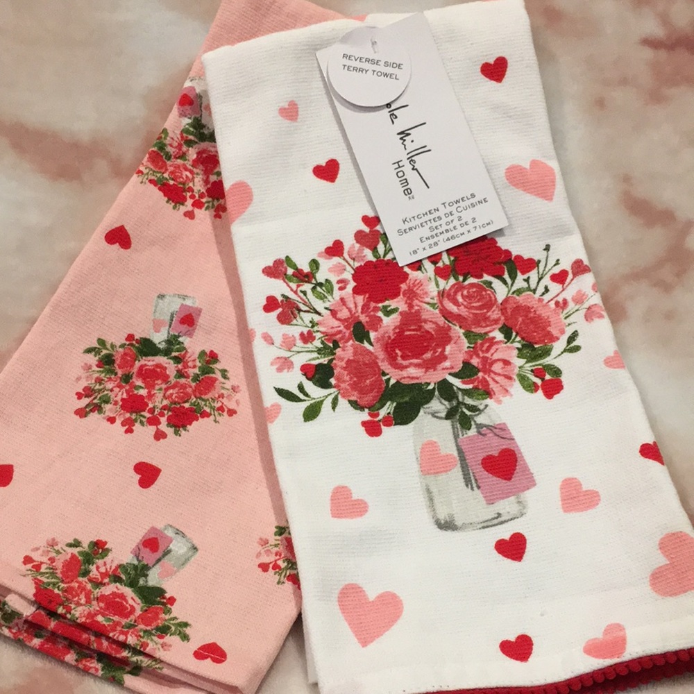 Nicole Miller Home Valentines Bouquet Kitchen Towels Set of Two NWT Cotton 18x28